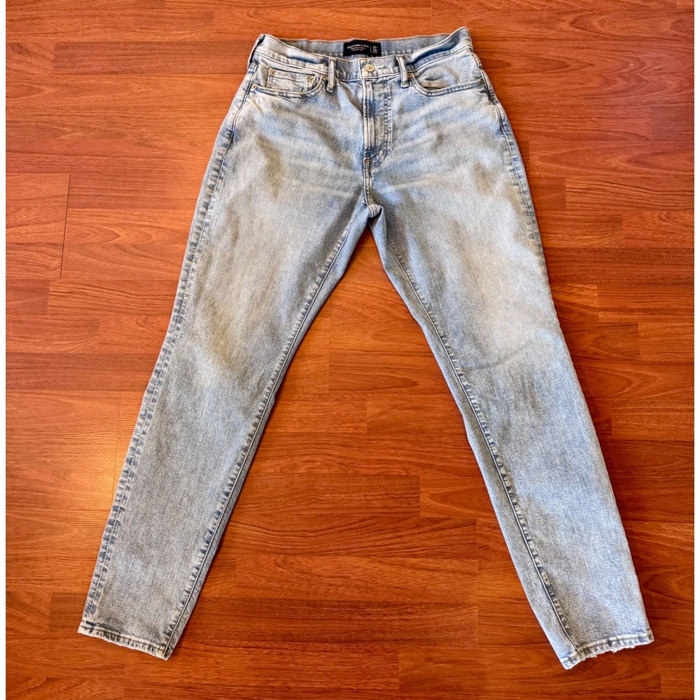 Abercrombie & Fitch Mens Athletic Slim Signature Stretch Light Wash Jeans 31x32